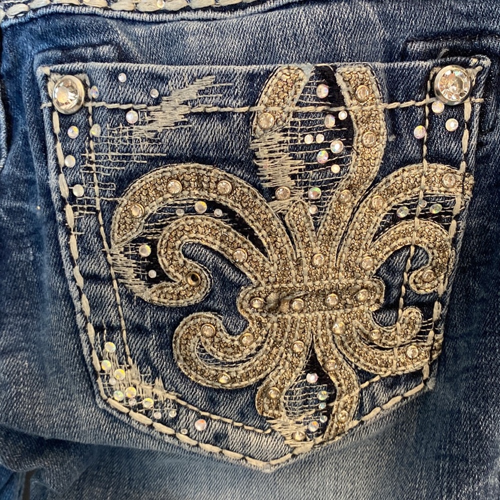 These jeans have been worn a couple times and are in great condition!